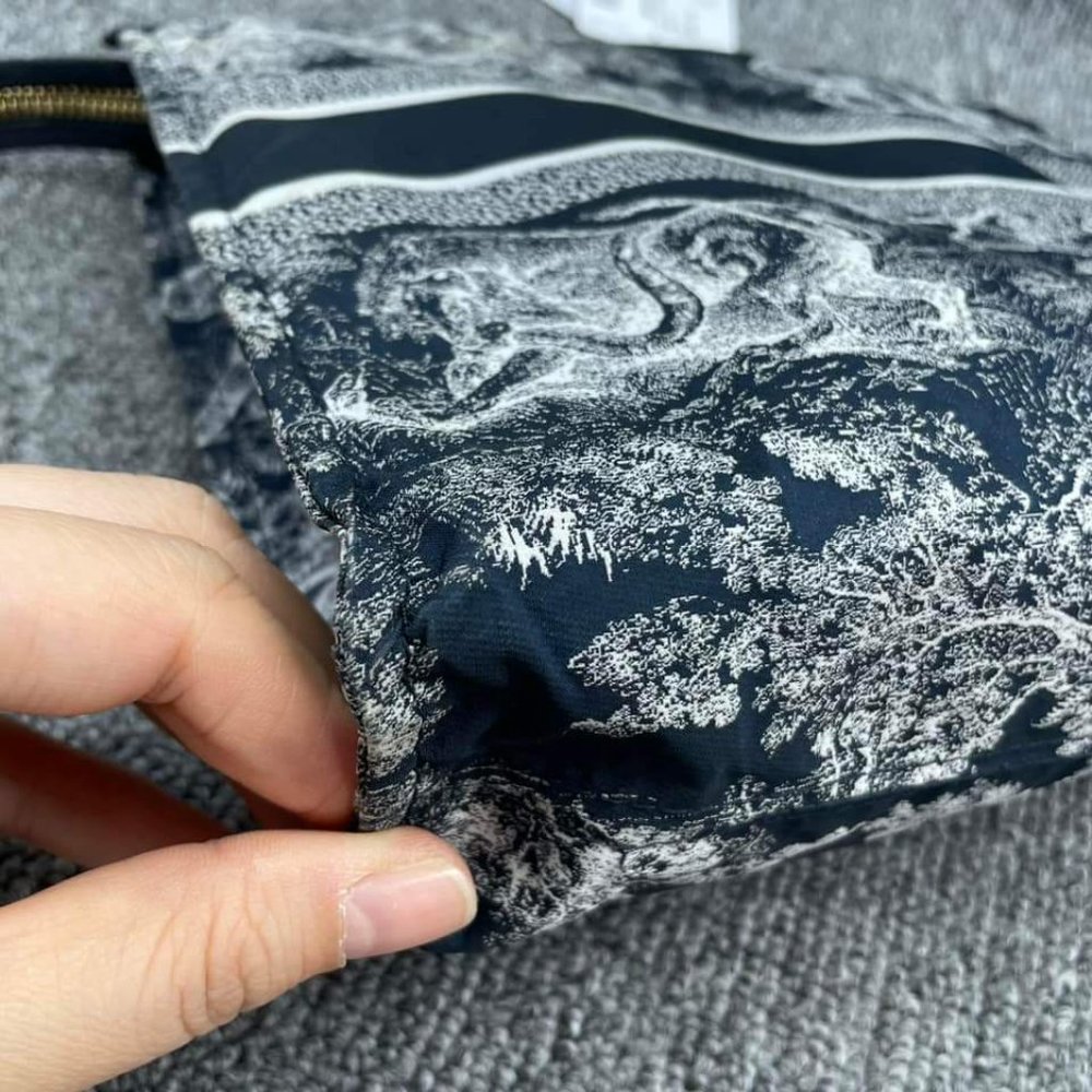 100% Authentic Christian Dior Pouch Bag - Picture 10 of 15